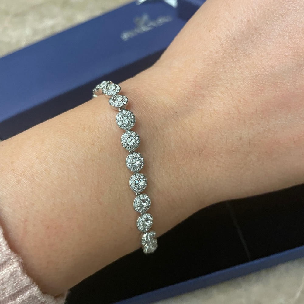 Swarovski round cut bracelet